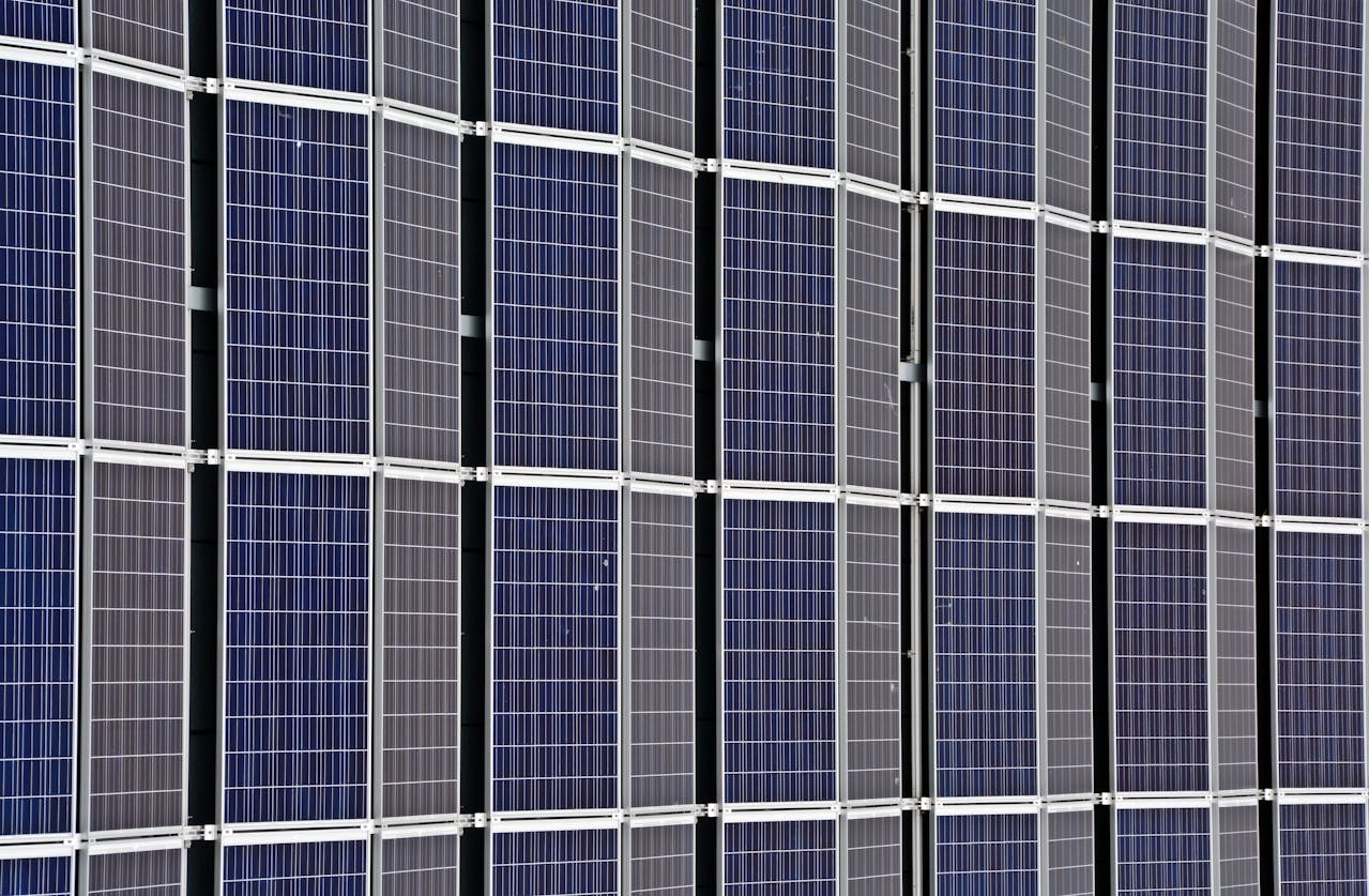 AC-coupling czy DC-coupling magazynu energii — które rozwiązanie jest lepsze w modernizacji istniejącej instalacji?